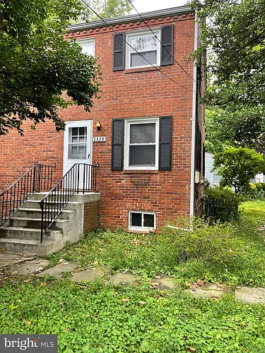 2528 N Winchester St Photo 1