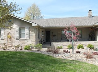 500 Lone Beech Rd, Monticello, IL 61856