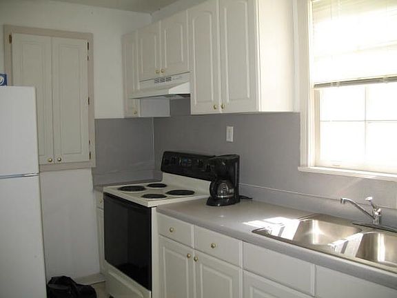 Kitchen with new tile