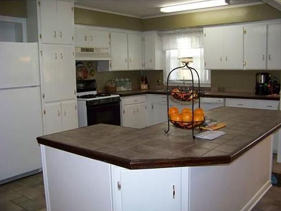 5th image of 426 Jefferson Dr