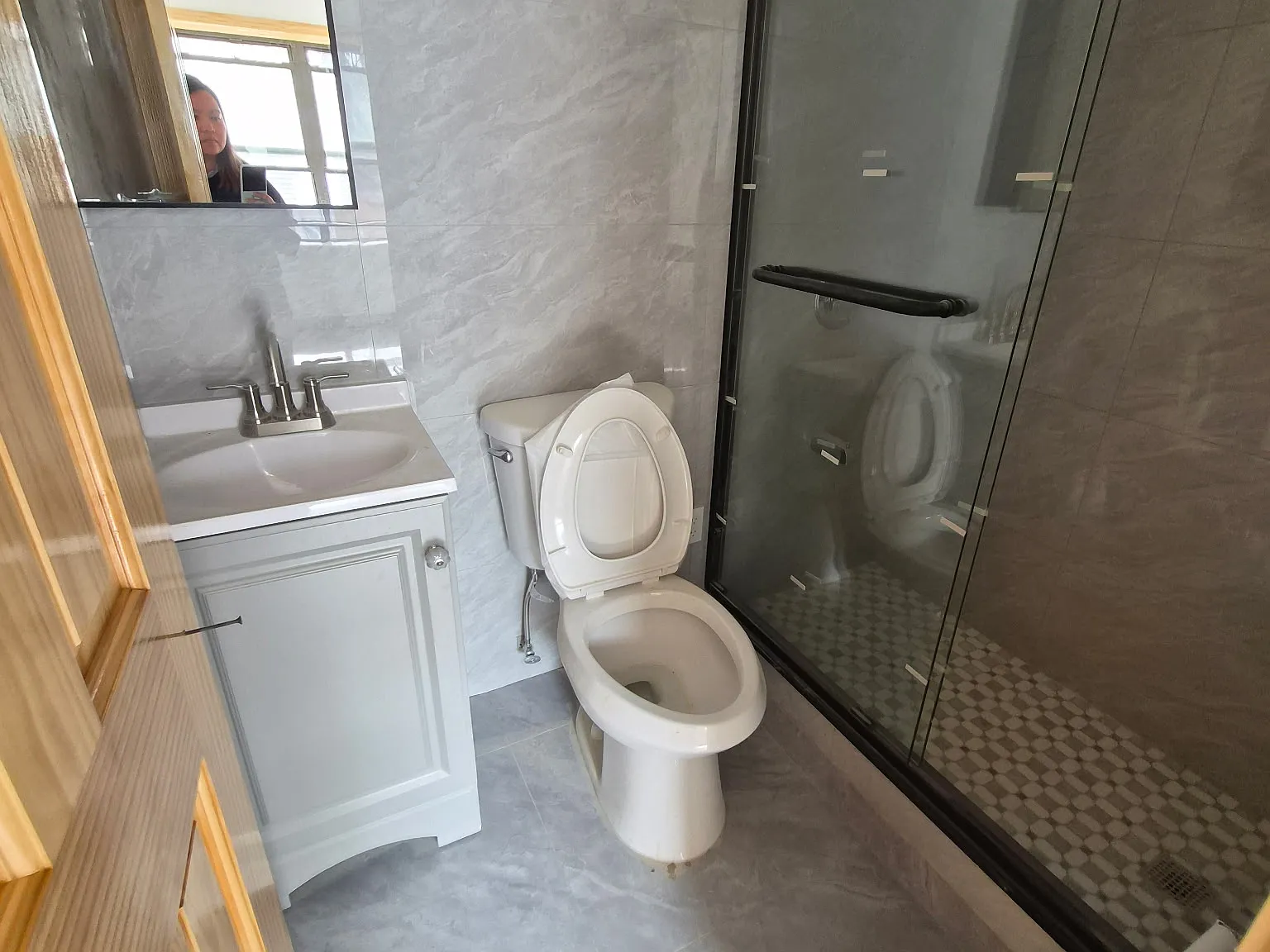3 bed, 800 sqft, $3,300 — Photo 3