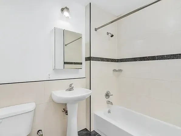 12-03 Jackson Avenue image 7 of 12