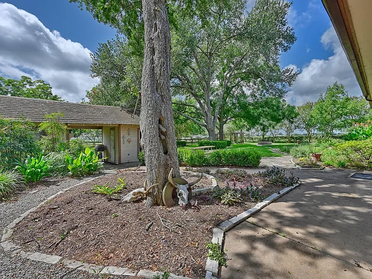 3348 W Ueckert Rd — Photo 31