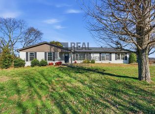 1246 S Russell St, Portland, TN 37148