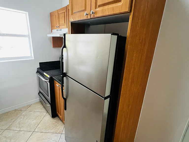 944 Bay Dr #12 — Photo 9