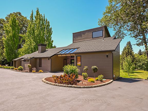 2nd image of 2546 Fisher Rd