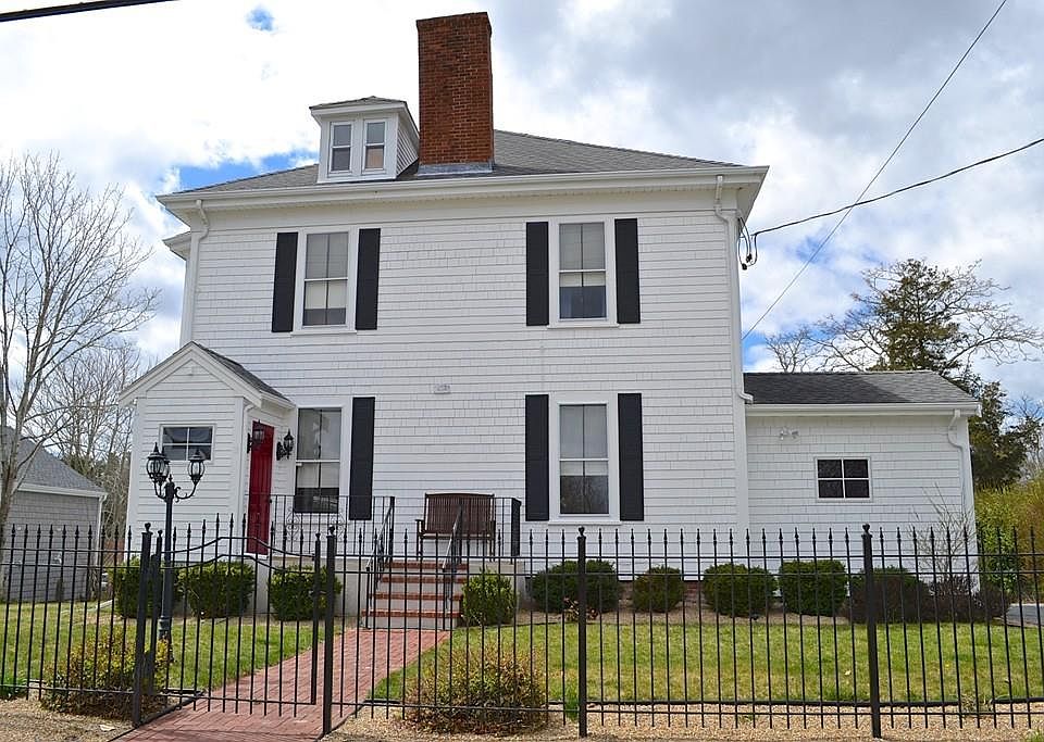 54 High St, Wareham, MA 02571 Zillow
