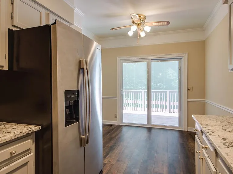 1215 Carriage Park Dr — Photo 7