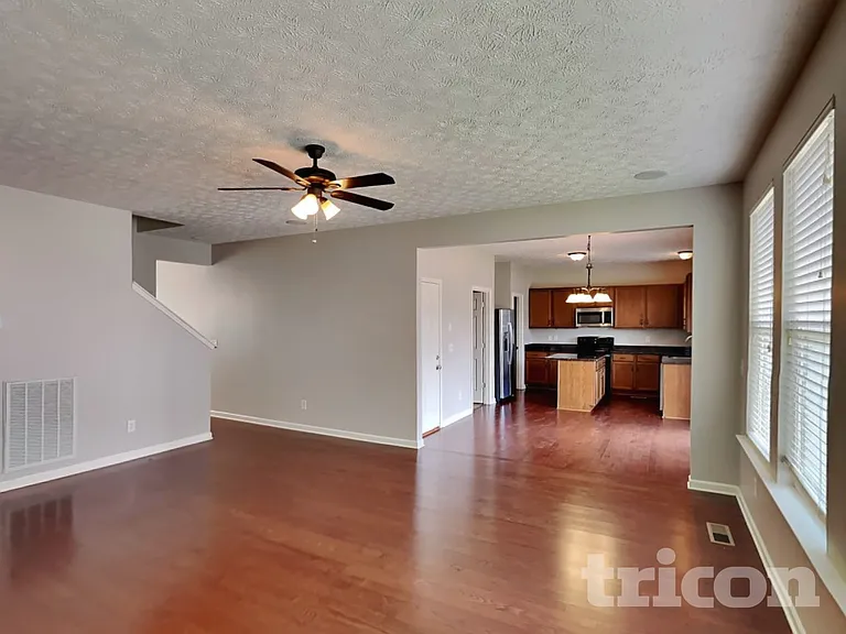 6429 Sunnywood Dr — Photo 3