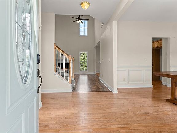 4th image of 930 Heads Ferry Rd