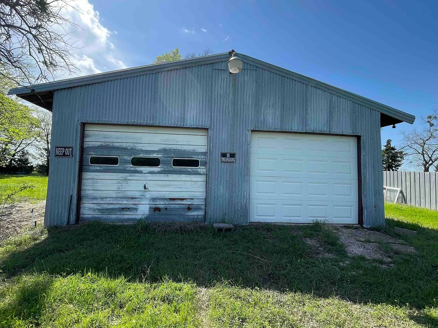 Studio, 1300 sqft, $500 — Photo 1