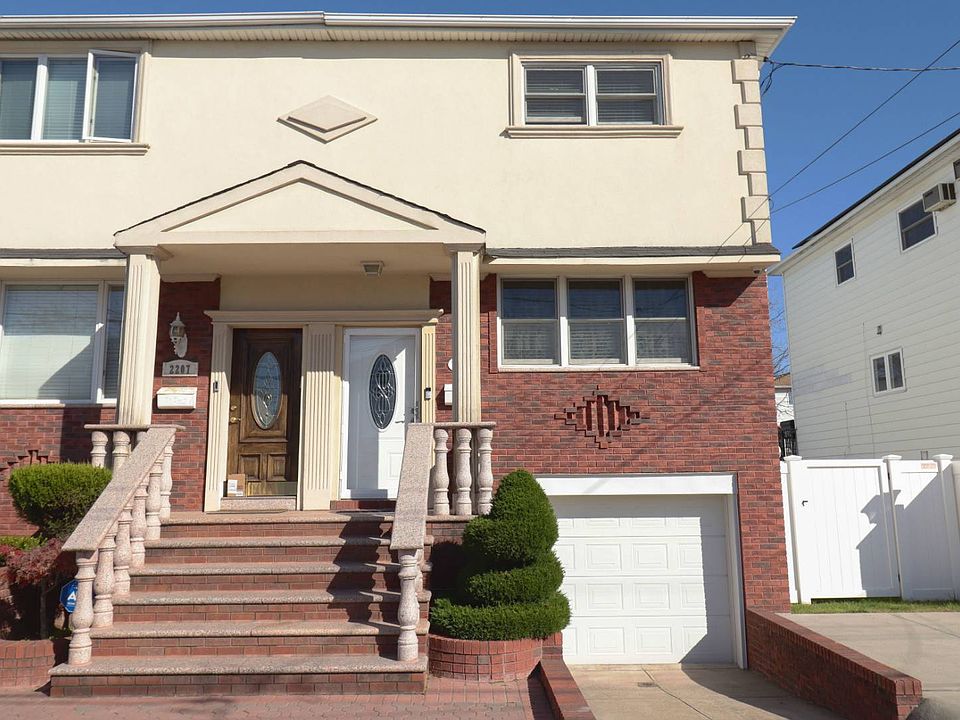 1st image of 2209 E 70th St