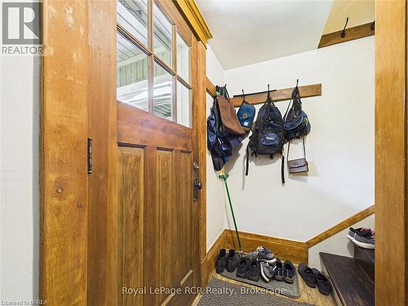 5th image of 565 Havelock St