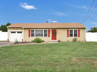 31 Bell St, Bayville, NJ 08721