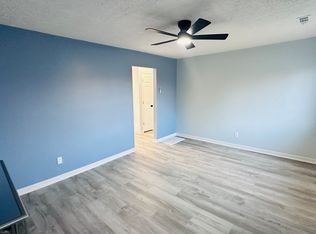 100 & 102 Steedly Dr #100, Louisville, KY 40214