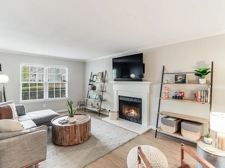 1050 Planters Pl — Photo 25