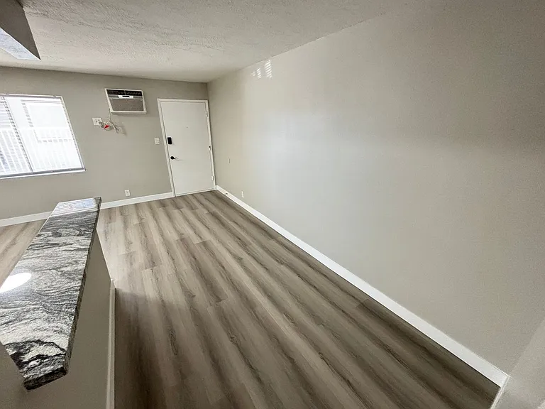 239 W Philadelphia Ave #5 — Photo 8