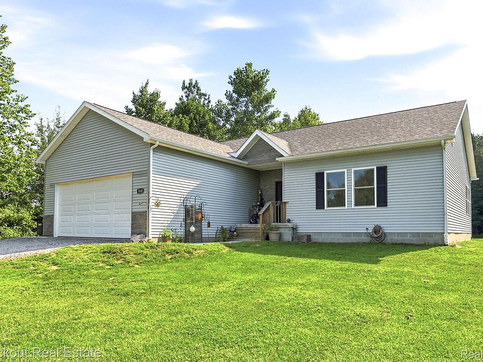 1st image of 7600 Pine Grove Cir