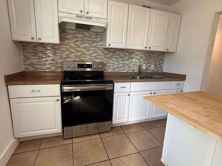 3030 W Napoleon Ave — Photo 3