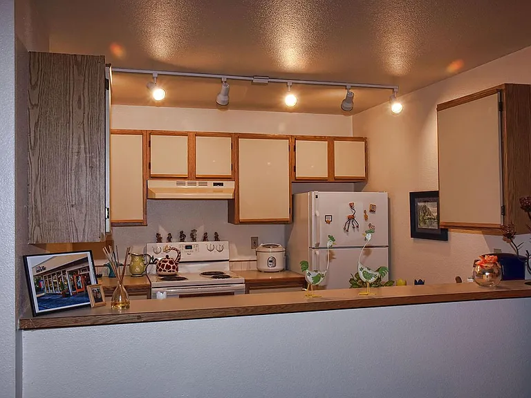 Hillside — Photo 8