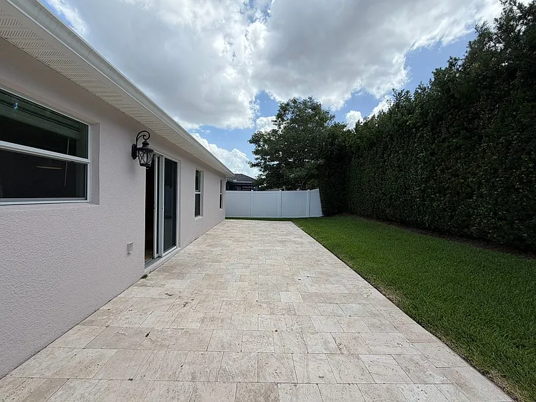 13740 Laranja St — Photo 23
