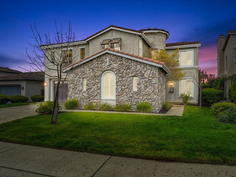 1st image of 1824 Grey Owl Cir
