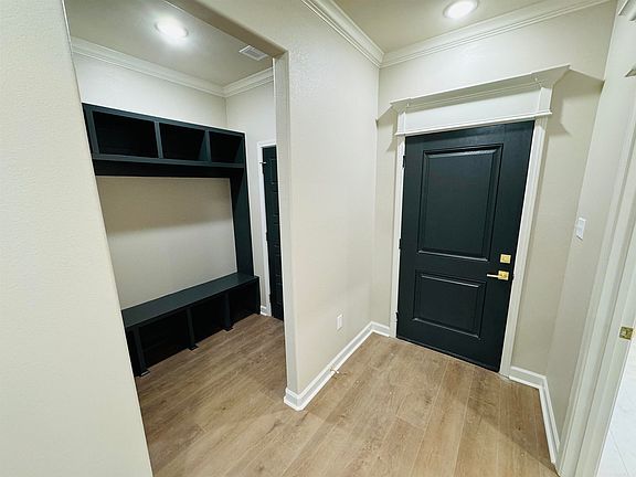 4th image of 7205 Stonehenge Dr