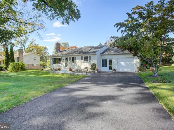 402 Lurgan Ave, Shippensburg, PA 17257