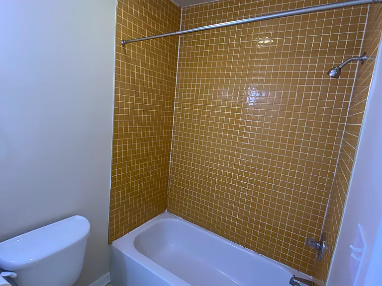 13 S Robinson St #B — Photo 30