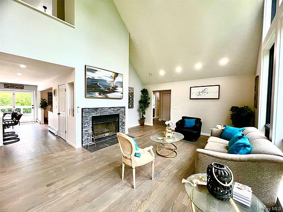 4th image of 225 Brown Road
