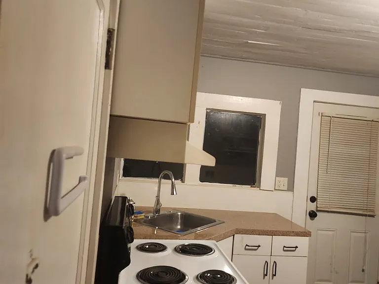 3140 Webster St SW — Photo 5