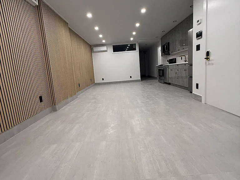 60-82 Catalpa Ave #1B — Photo 4