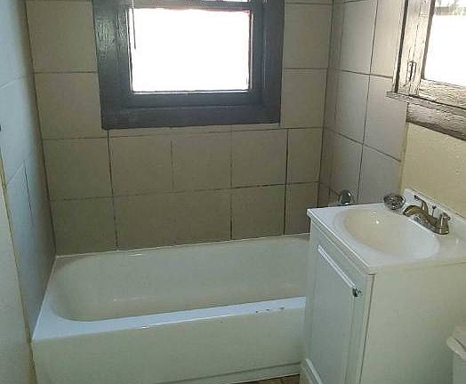4th image of 3033 Elmwood Ave