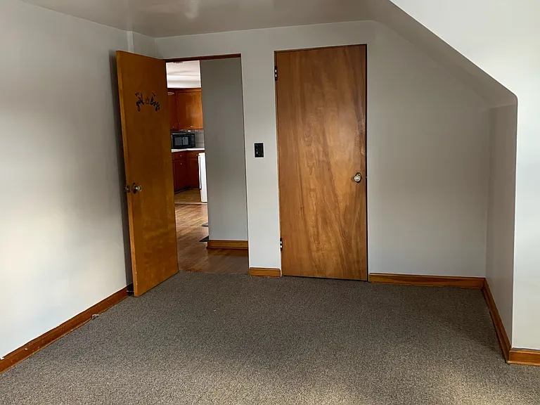 80 Romaine Ave #B — Photo 10
