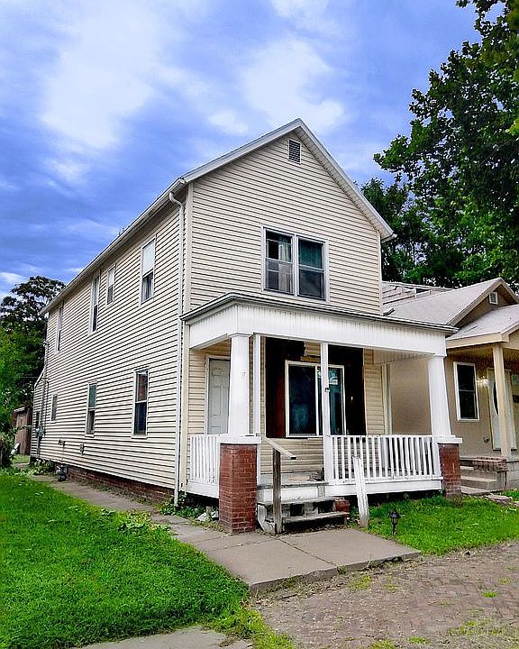 1st image of 1118 S 16th St