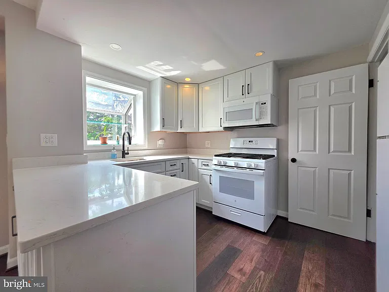6012 Williamsburg Rd — Photo 11
