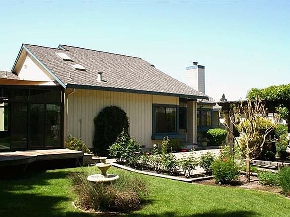 3rd image of 225 S Temelec Cir