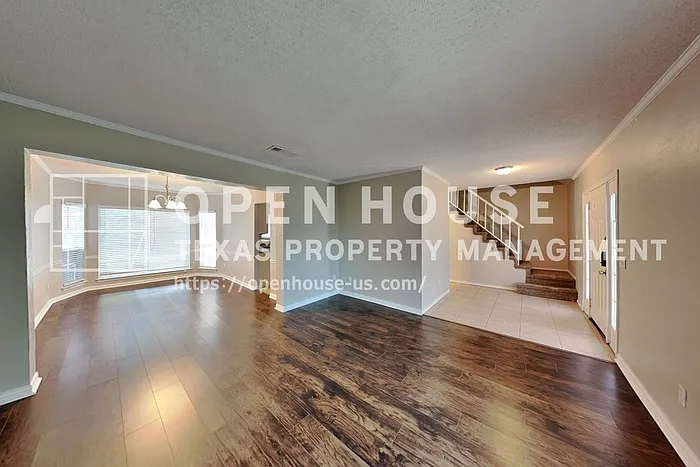 604 Ashby Pl — Photo 3