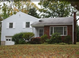 22 Lawmar Ln, Burnt Hills, NY 12027