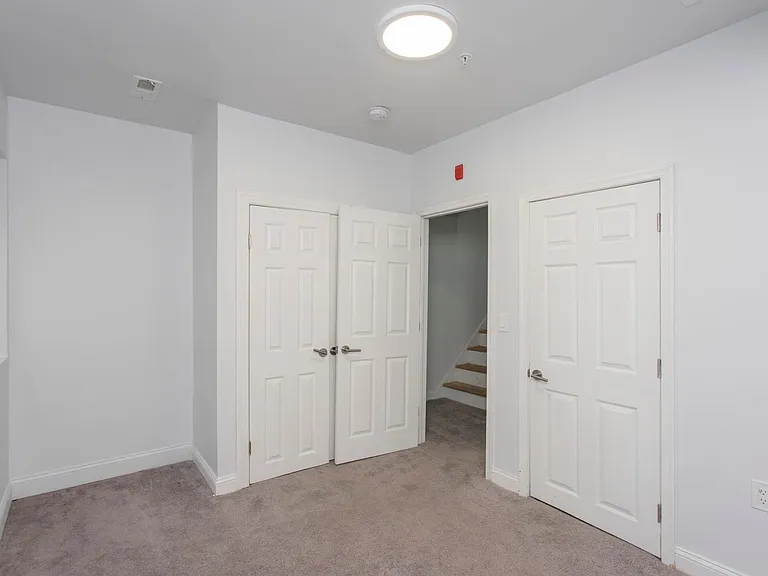 1629 Wallace St #1R — Photo 4