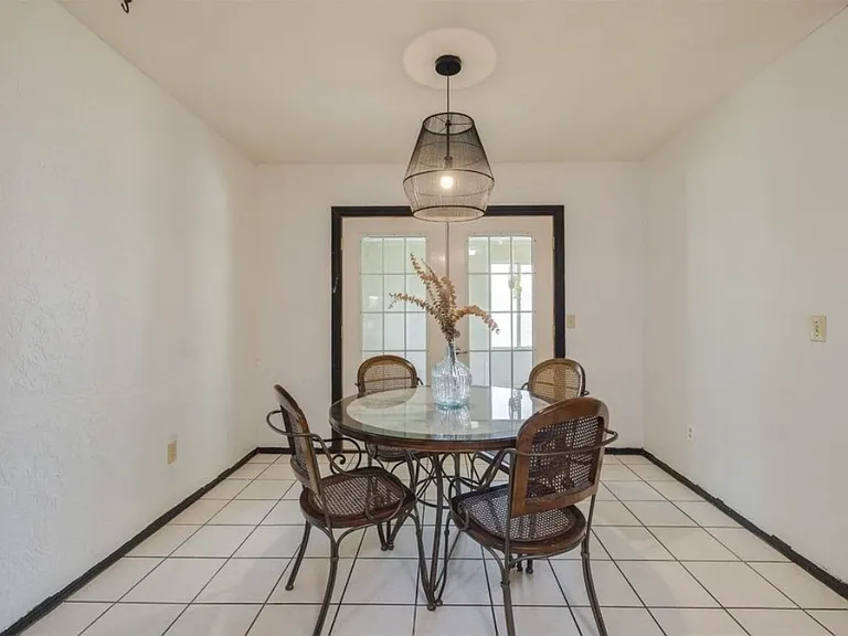 7613 Maehs Cir — Photo 5