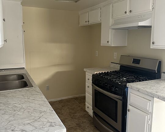 5th image of 15514 Chase St #6