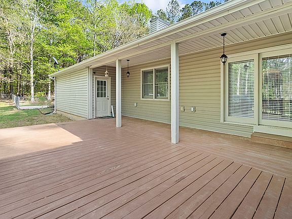 5th image of 105 Decker Dr