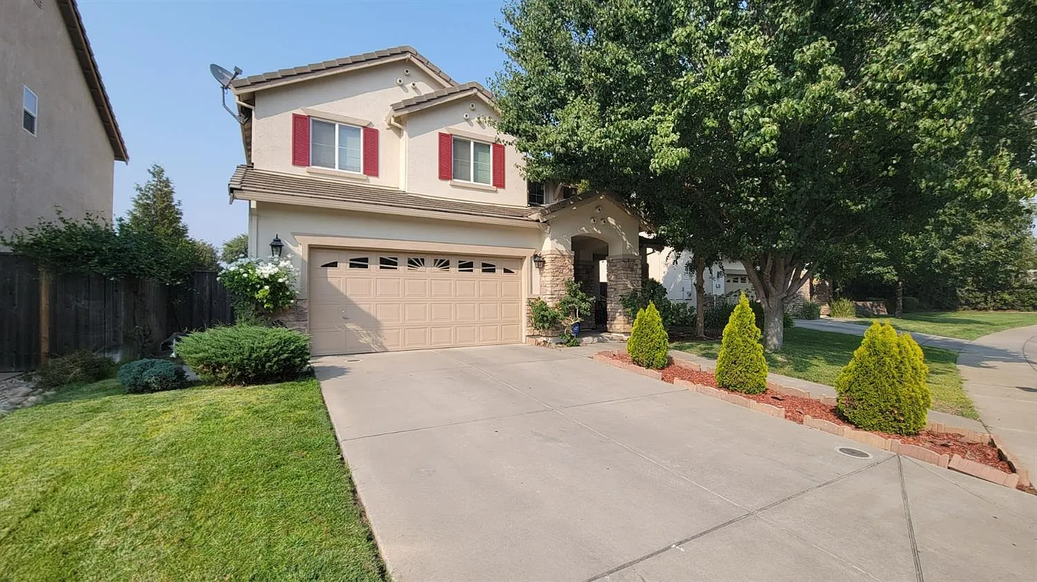 586 Watercolor Ln photo 1