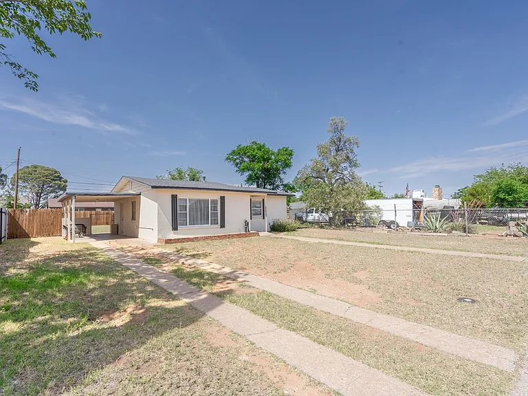 3506 Apache Dr — Photo 2