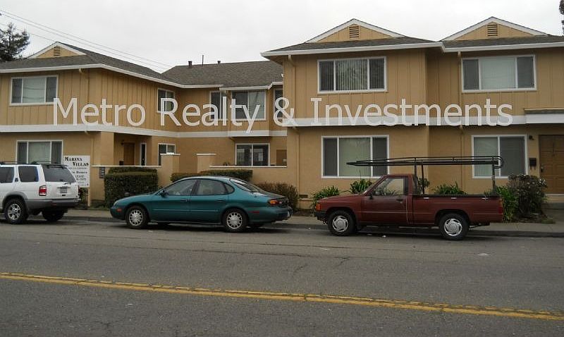 4 Plex Building exterior