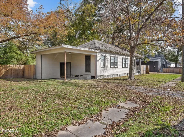805 E Vermilion St, Abbeville, LA 70510