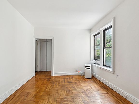 4th image of 342 W 21st St APT 3C