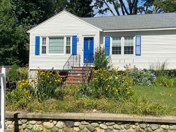 435 Wood Ln, North Andover, MA 01845