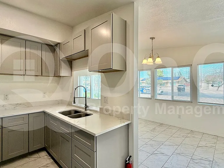 741 E Erie St #1 — Photo 14